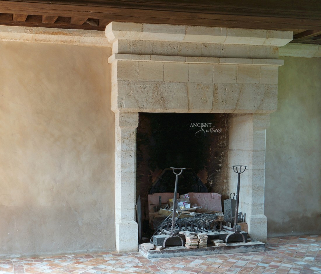 beautiful-limestone-fireplace-design-idea